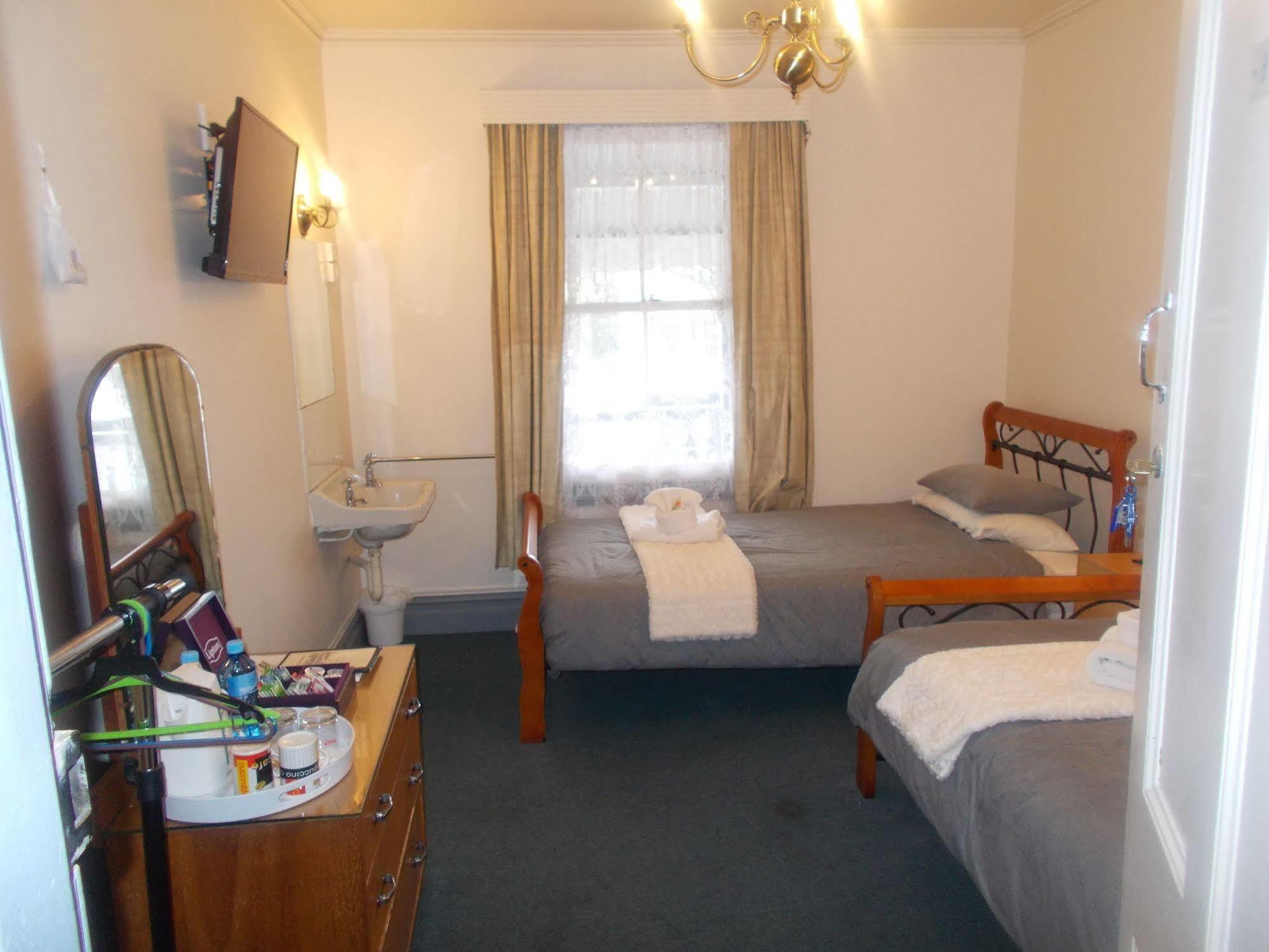 The Kentish Hotel Waiuku المظهر الخارجي الصورة